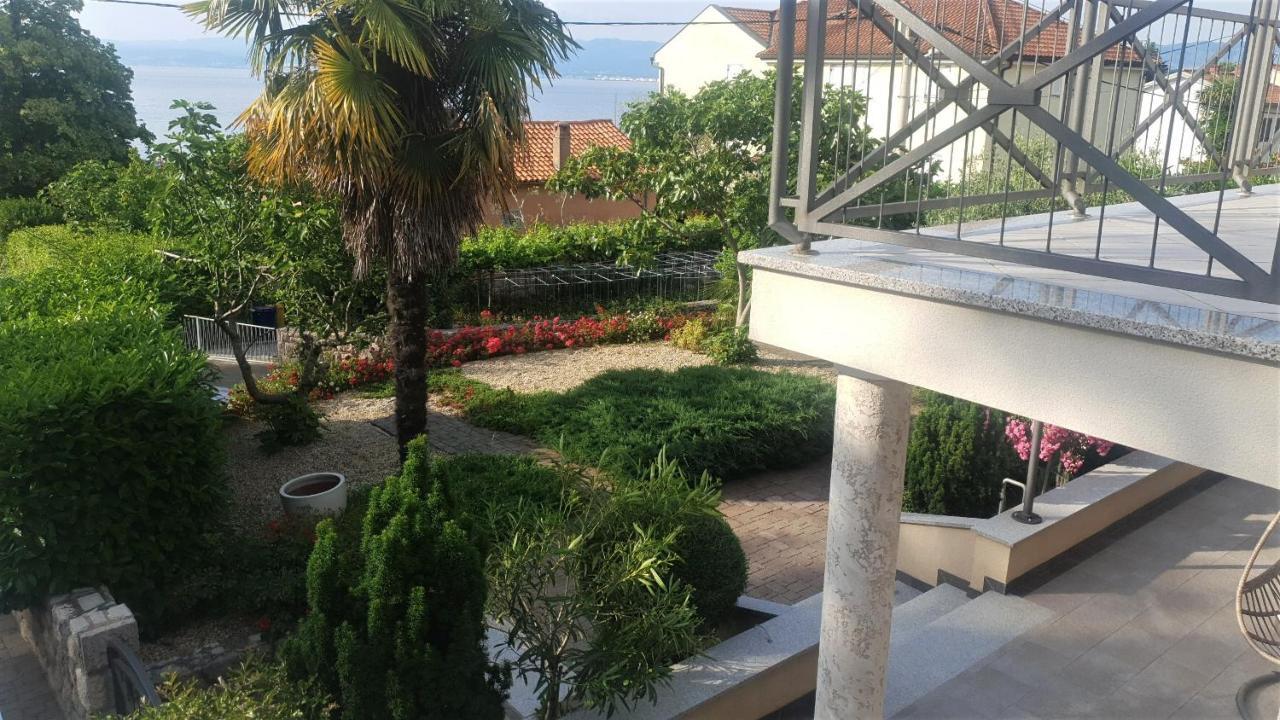 Apartments Biba Malinska Exterior foto
